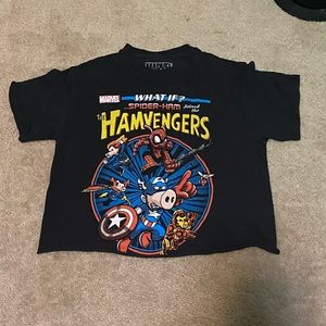 Cropped marvel tee